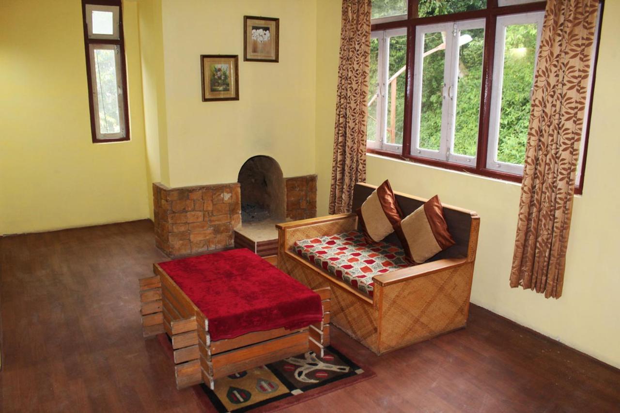 Norling Retreat Hotel Pelling Exterior photo